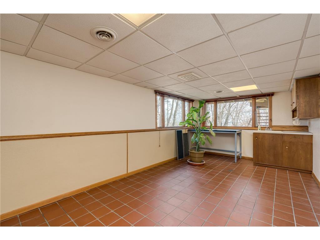 2000 Roe Crest Drive North Mankato MN 56003 7045158 image44