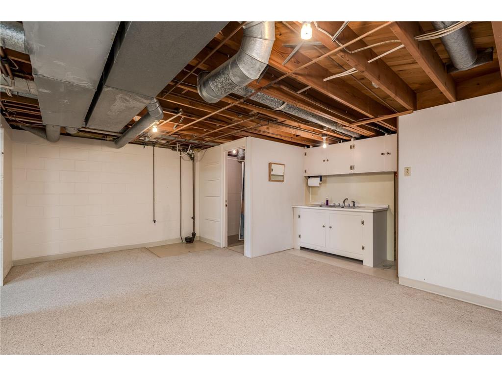 2000 Roe Crest Drive North Mankato MN 56003 7045158 image45