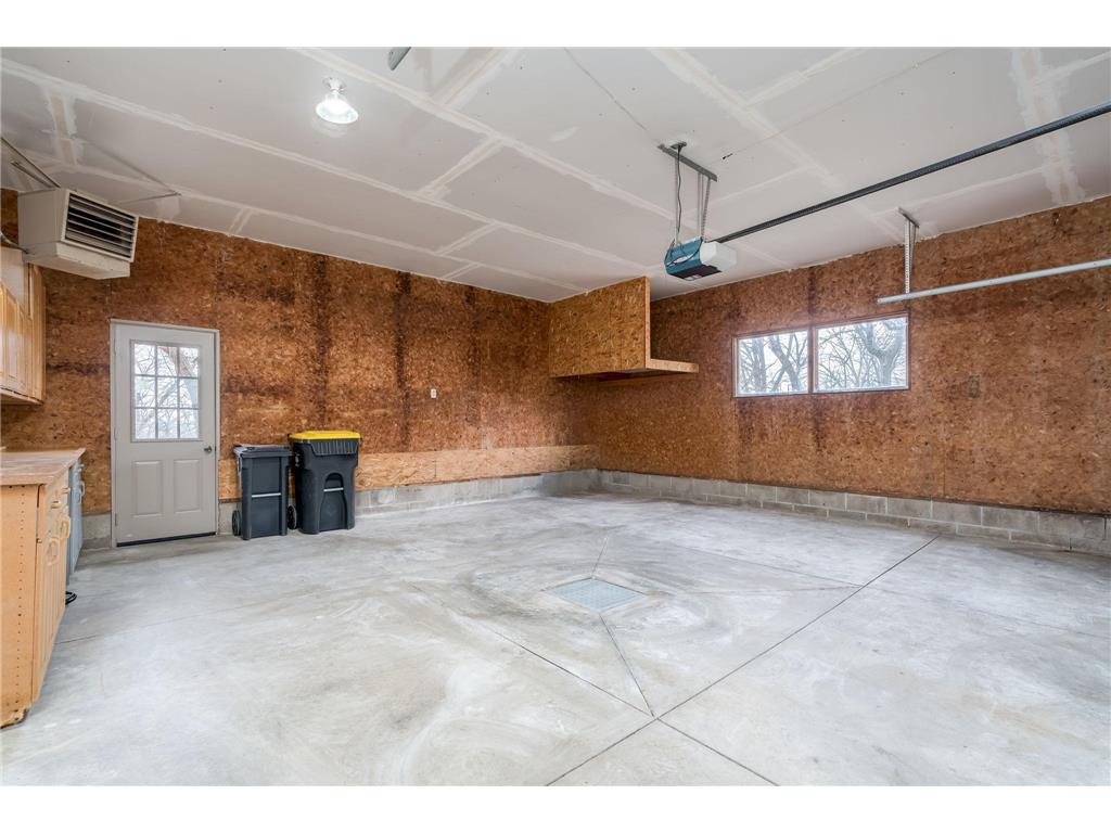 2000 Roe Crest Drive North Mankato MN 56003 7045158 image50