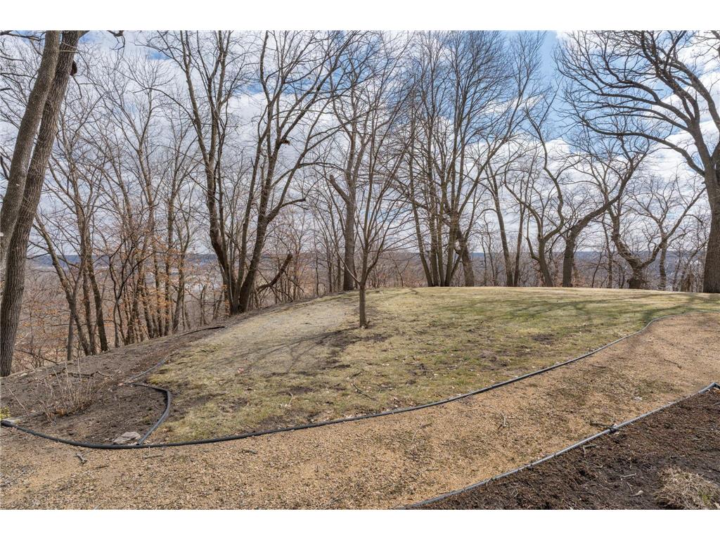 2000 Roe Crest Drive North Mankato MN 56003 7045158 image56