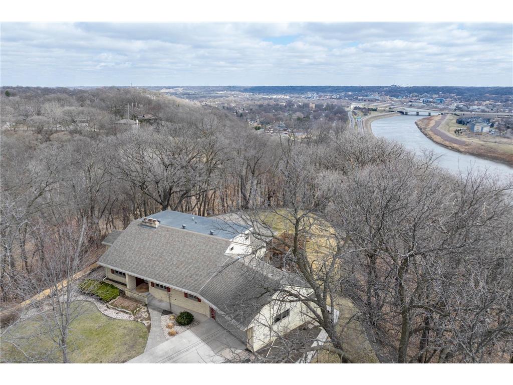 2000 Roe Crest Drive North Mankato MN 56003 7045158 image60