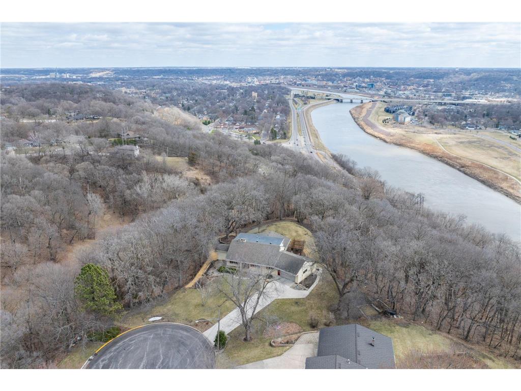 2000 Roe Crest Drive North Mankato MN 56003 7045158 image69