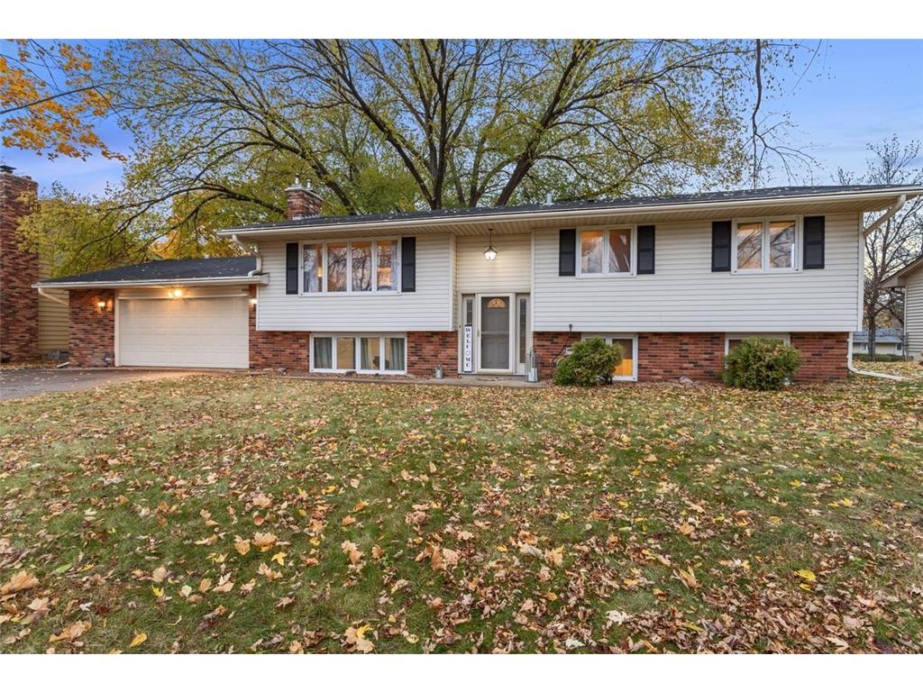 2000 Tamarack Lane Burnsville MN 55337 6630959 image1