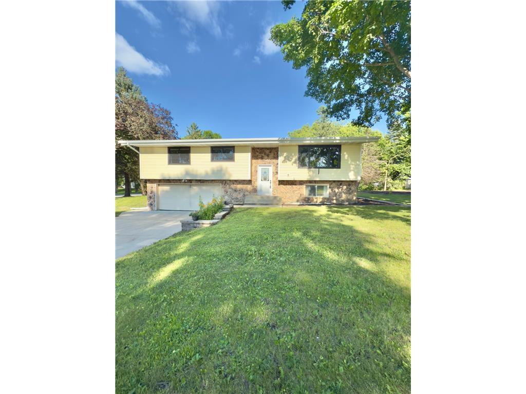 2001 25th Street SW Willmar MN 56201 6753334 image1
