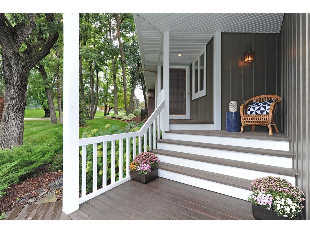 2001 Blackberry Lane Minnetonka MN 55391 6495938 image1