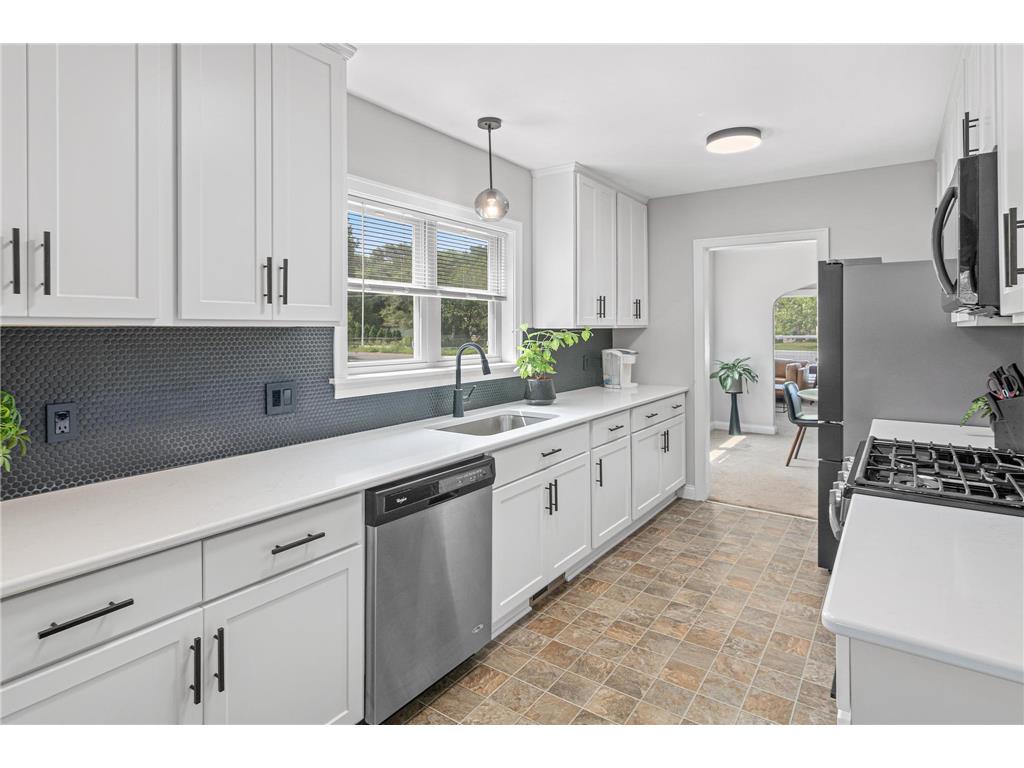 2001 Washington Street NE Minneapolis MN 55418 6807355 image8