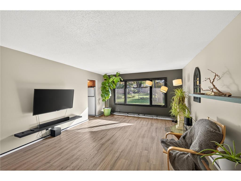 2001 Woods Lane Burnsville MN 55337 6788958 image12