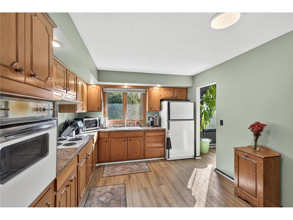 2001 Woods Lane Burnsville MN 55337 6788958 image15