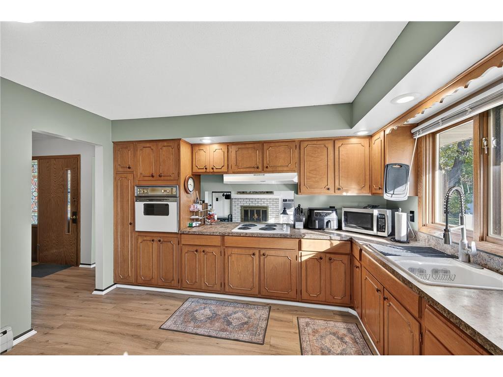 2001 Woods Lane Burnsville MN 55337 6788958 image17