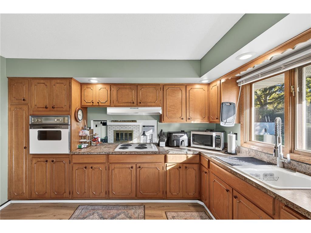 2001 Woods Lane Burnsville MN 55337 6788958 image18