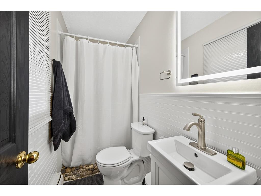 2001 Woods Lane Burnsville MN 55337 6788958 image21