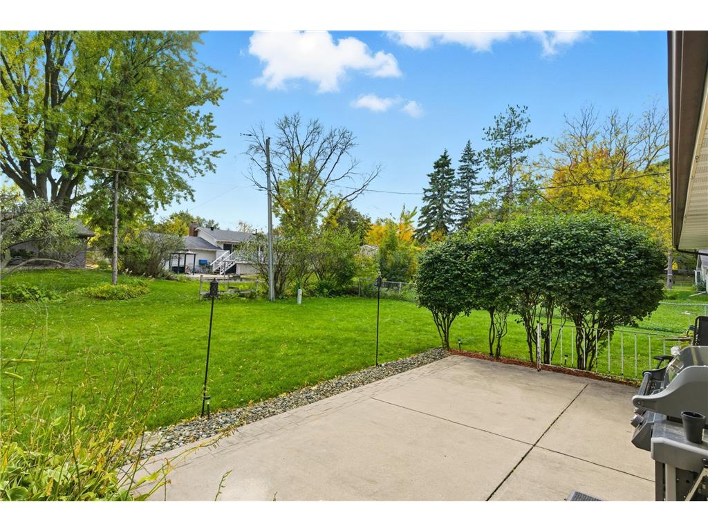 2001 Woods Lane Burnsville MN 55337 6788958 image32