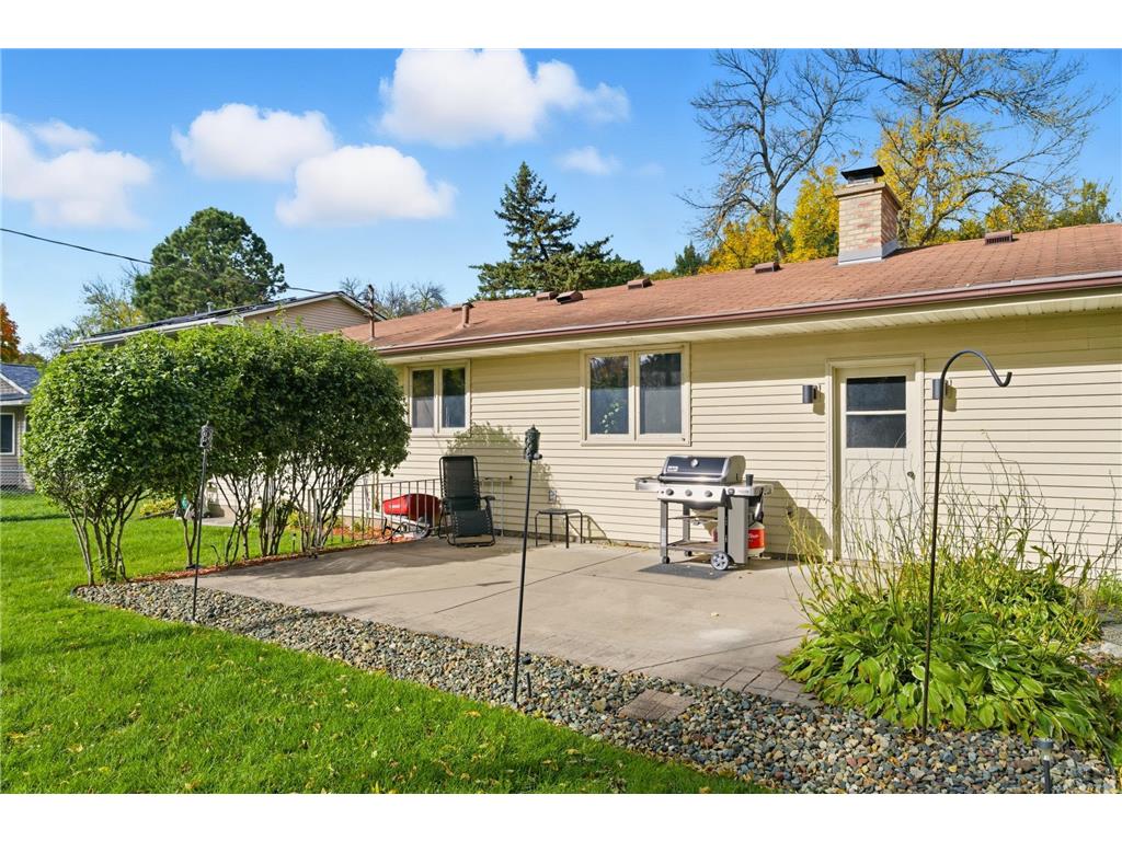 2001 Woods Lane Burnsville MN 55337 6788958 image33