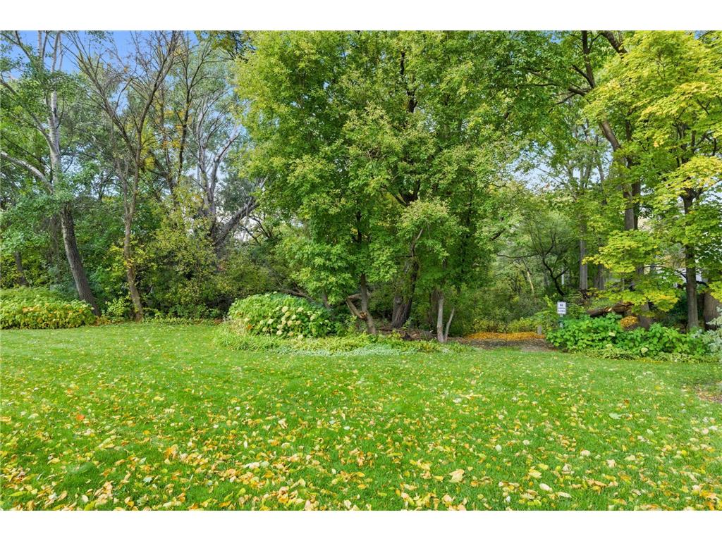 2001 Woods Lane Burnsville MN 55337 6788958 image36