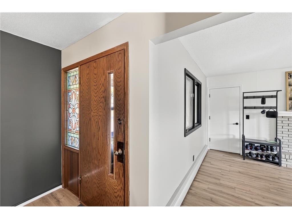 2001 Woods Lane Burnsville MN 55337 6788958 image5