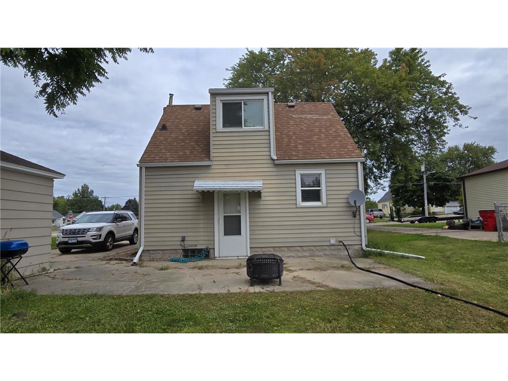 2002 3rd Avenue NE Austin MN 55912 6784591 image3