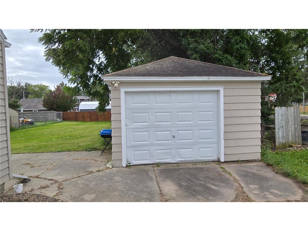 2002 3rd Avenue NE Austin MN 55912 6784591 image5