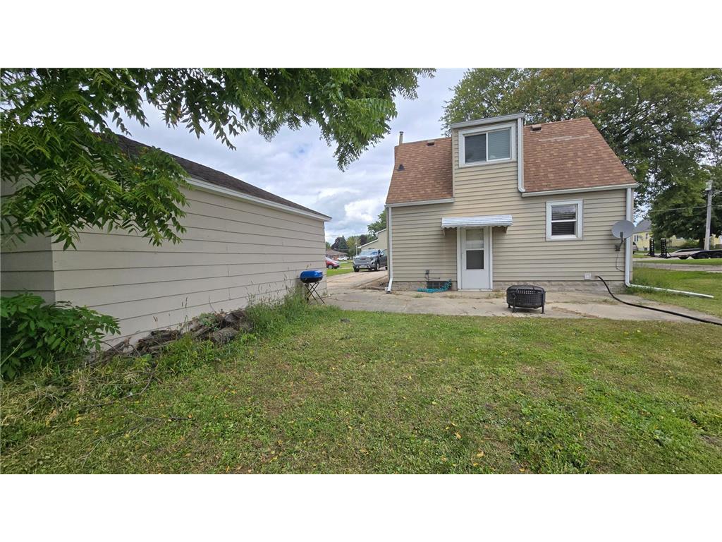 2002 3rd Avenue NE Austin MN 55912 6784591 image7