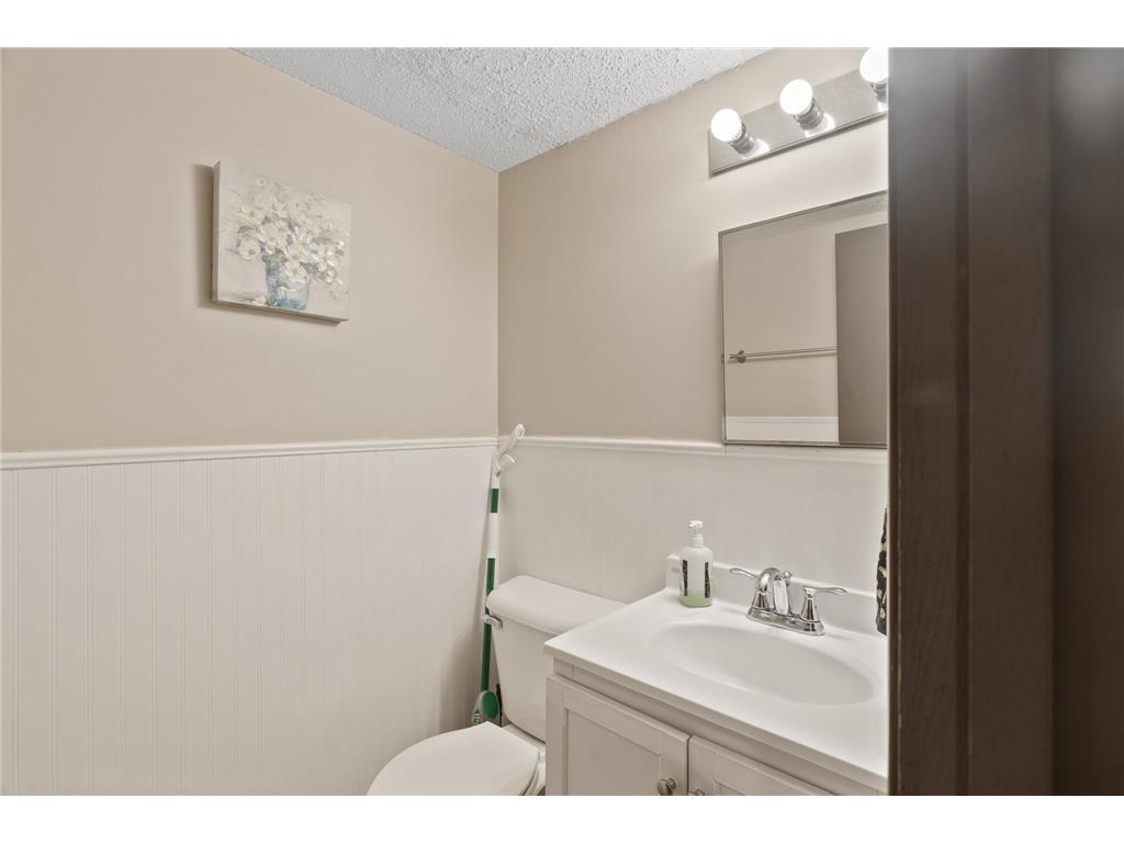 2002 Arkwright Street Maplewood MN 55117 6804597 image7