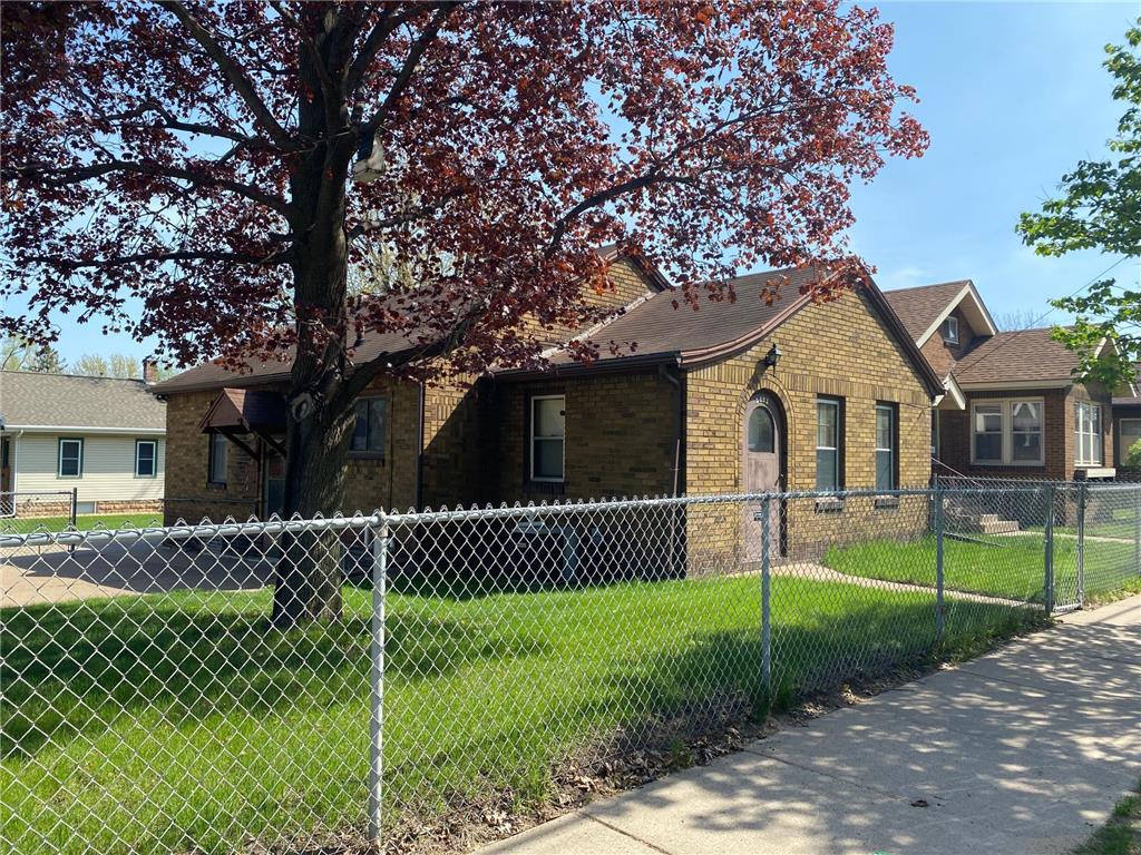 2002 Birch Street Eau Claire WI 54703 6368459 image1