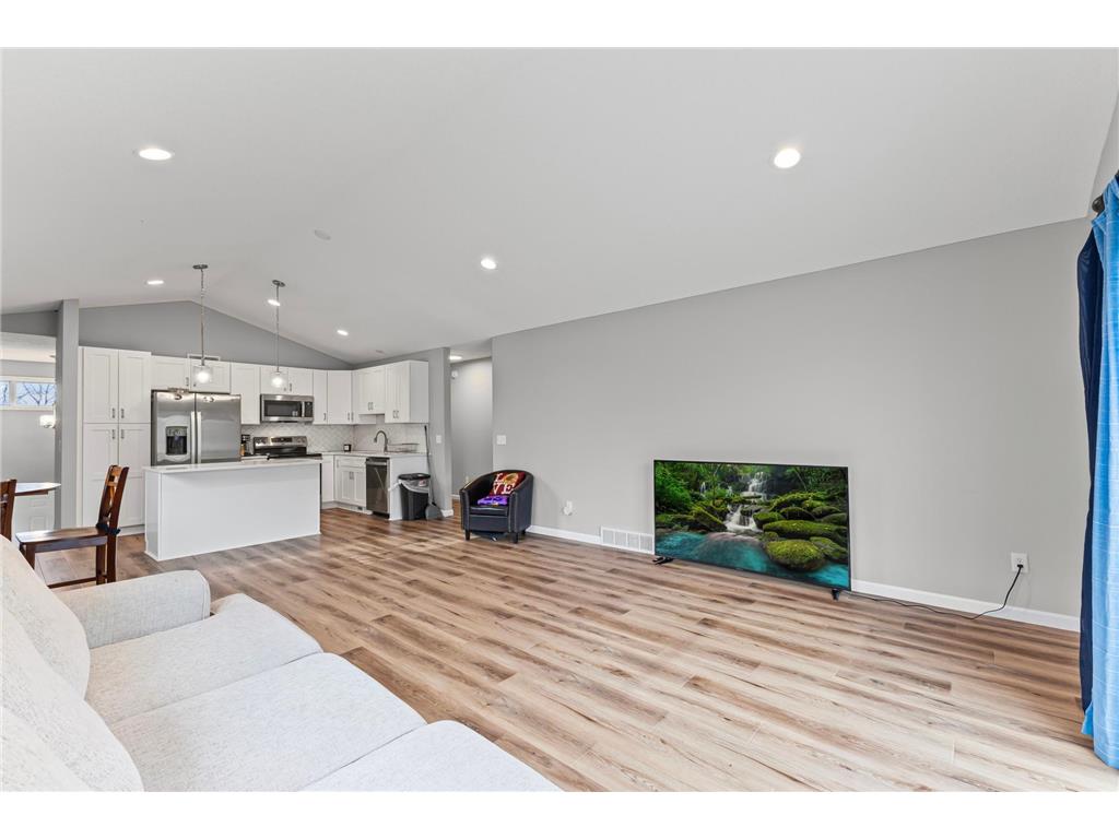 2002 Buffalo Run Road Buffalo MN 55313 6823811 image9