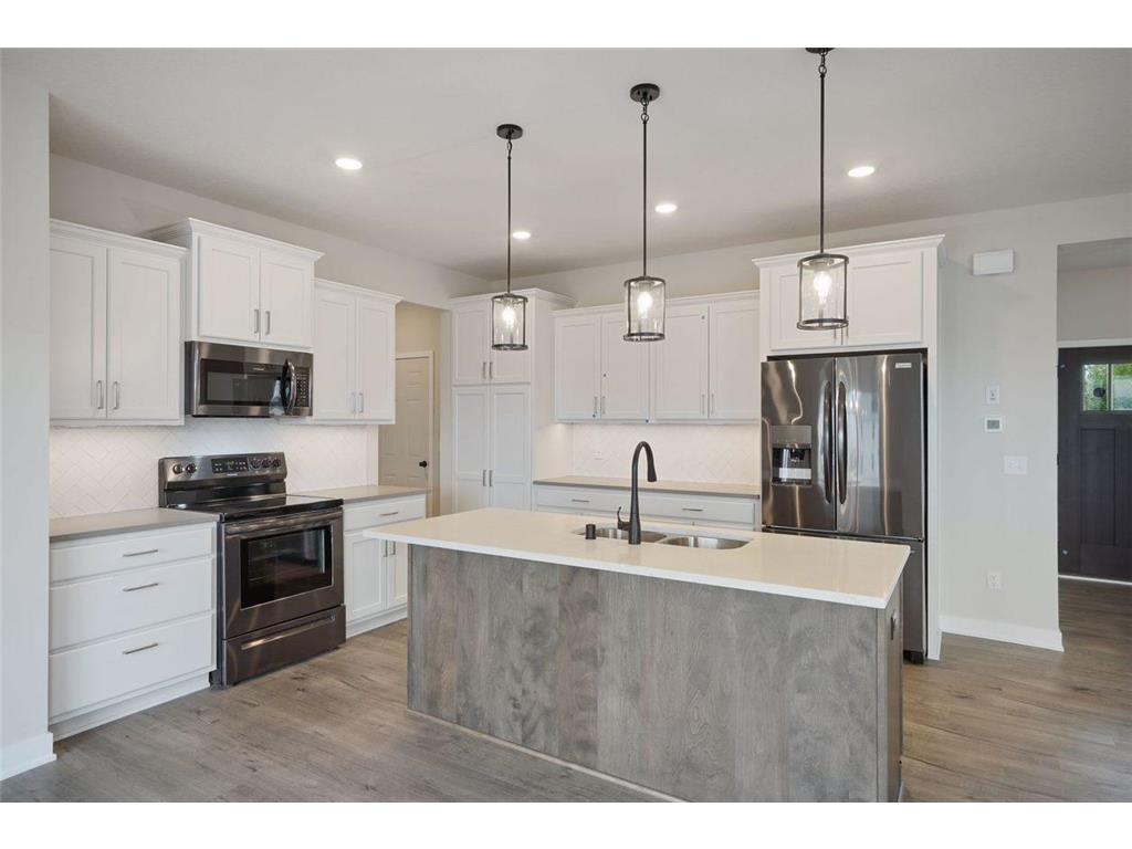 2002 Fulton Court Carver MN 55315 6330663 image1