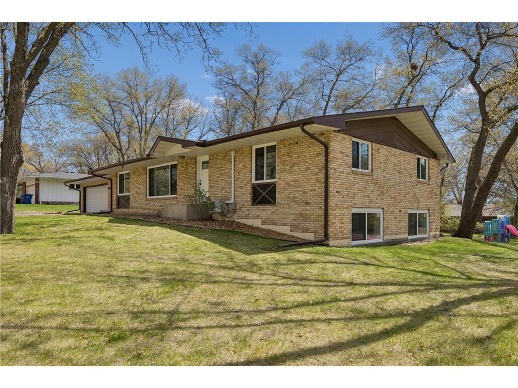 2002 Hillcrest Drive Saint Cloud MN 56303 7070165 image1
