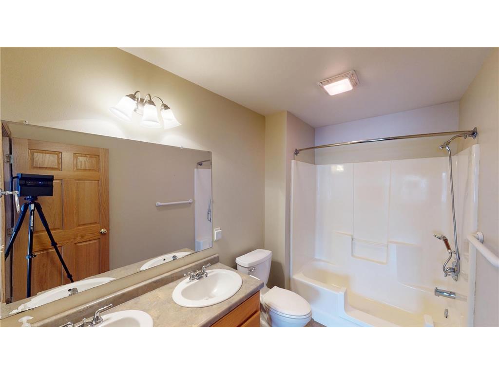 2002 Viking Avenue Holmen WI 54636 7004786 image18