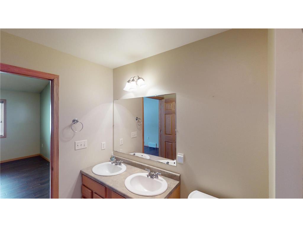 2002 Viking Avenue Holmen WI 54636 7004786 image19