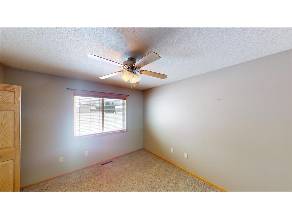 2002 Viking Avenue Holmen WI 54636 7004786 image23