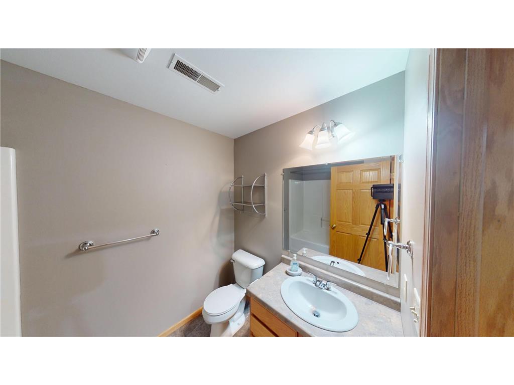 2002 Viking Avenue Holmen WI 54636 7004786 image25