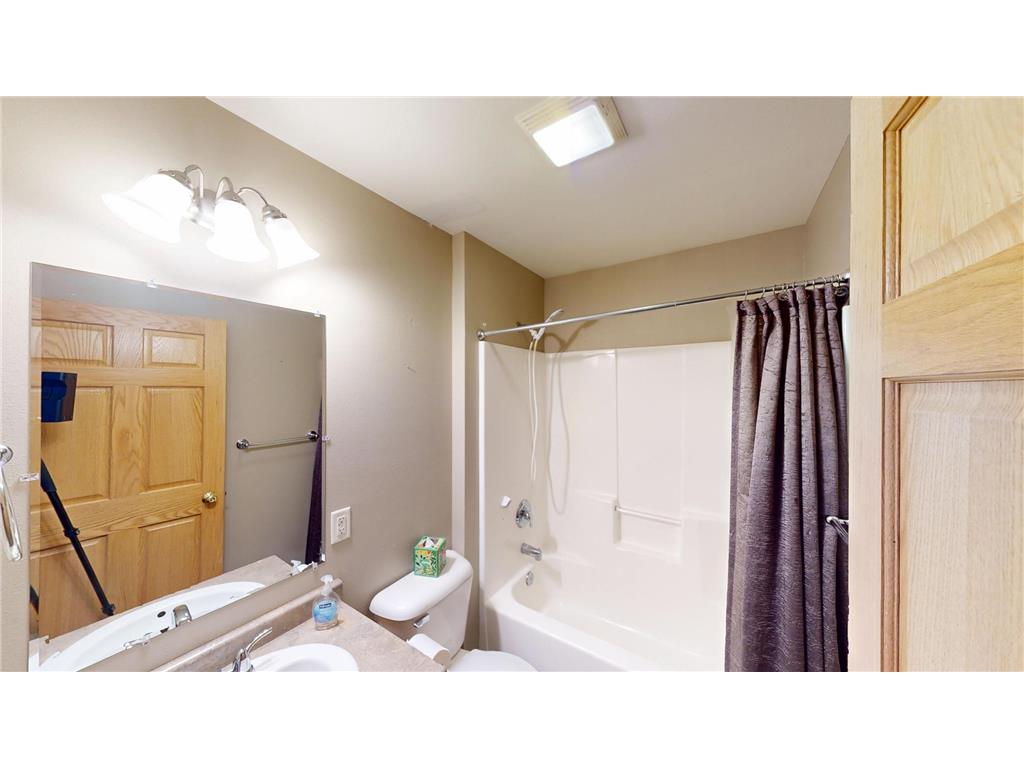 2002 Viking Avenue Holmen WI 54636 7004786 image36