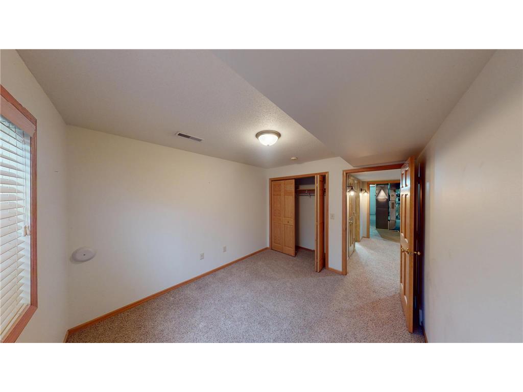 2002 Viking Avenue Holmen WI 54636 7004786 image37