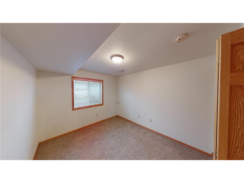 2002 Viking Avenue Holmen WI 54636 7004786 image38