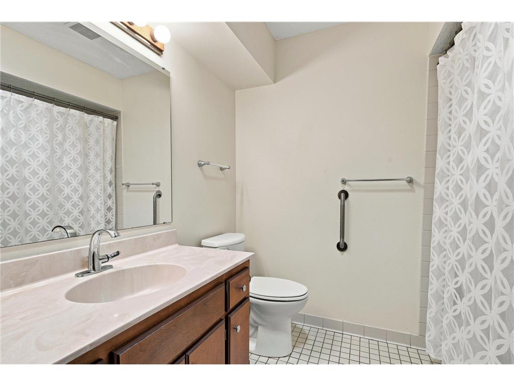 2003 28th Avenue NW #103 New Brighton MN 55112 7108050 image28