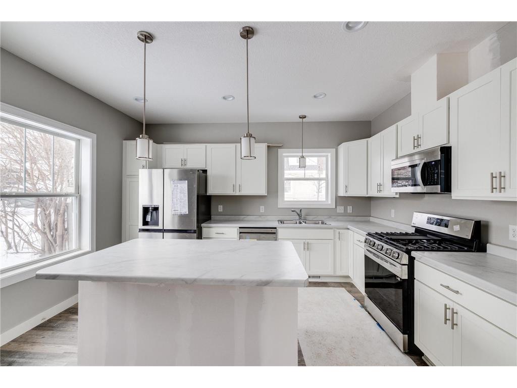 2003 Queen Avenue N Minneapolis MN 55411 6271626 image1