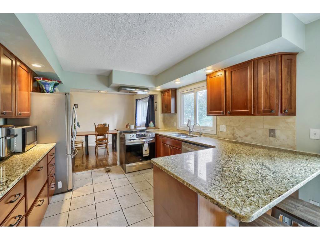 2003 Tamarack Lane Burnsville MN 55337 7102445 image11