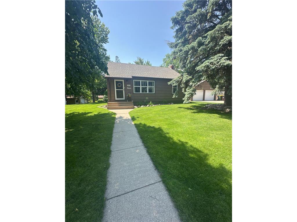 2004 7th Street SW Willmar MN 56201 6733880 image1