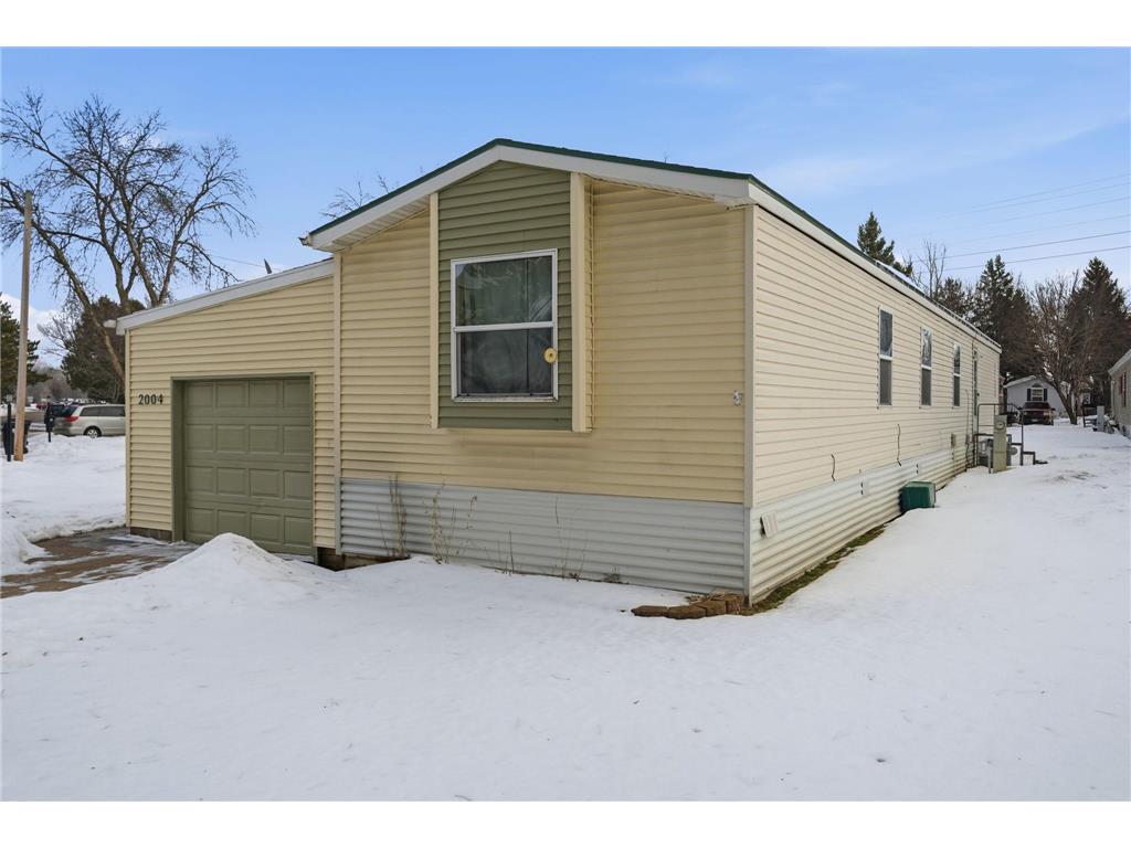 2004 Flamingo Drive NE Ham Lake MN 55304 7016039 image1