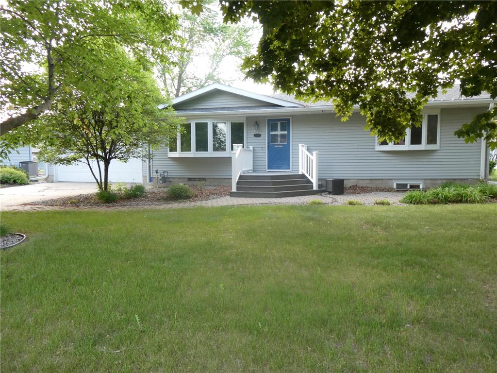2004 Great Bend Boulevard Windom MN 56101 6385752 image1