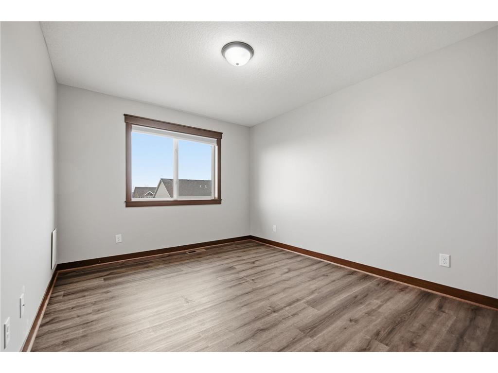 20041 Harness Avenue Lakeville MN 55044 7054626 image32