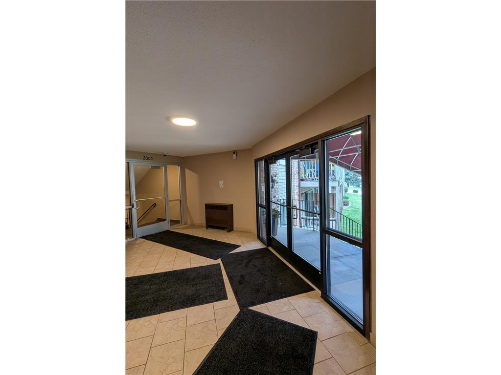 2005 122nd #A14 Burnsville MN 55337 7008910 image11