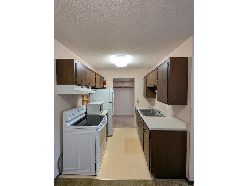 2005 122nd #A14 Burnsville MN 55337 7008910 image17