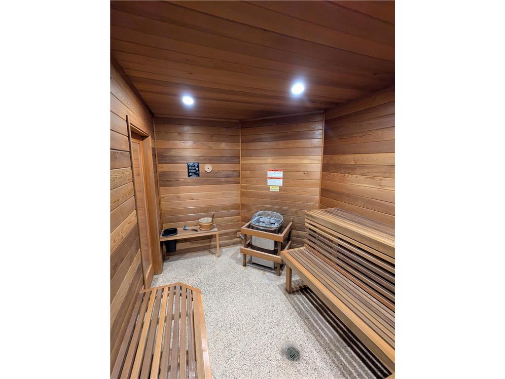 2005 122nd #A14 Burnsville MN 55337 7008910 image33