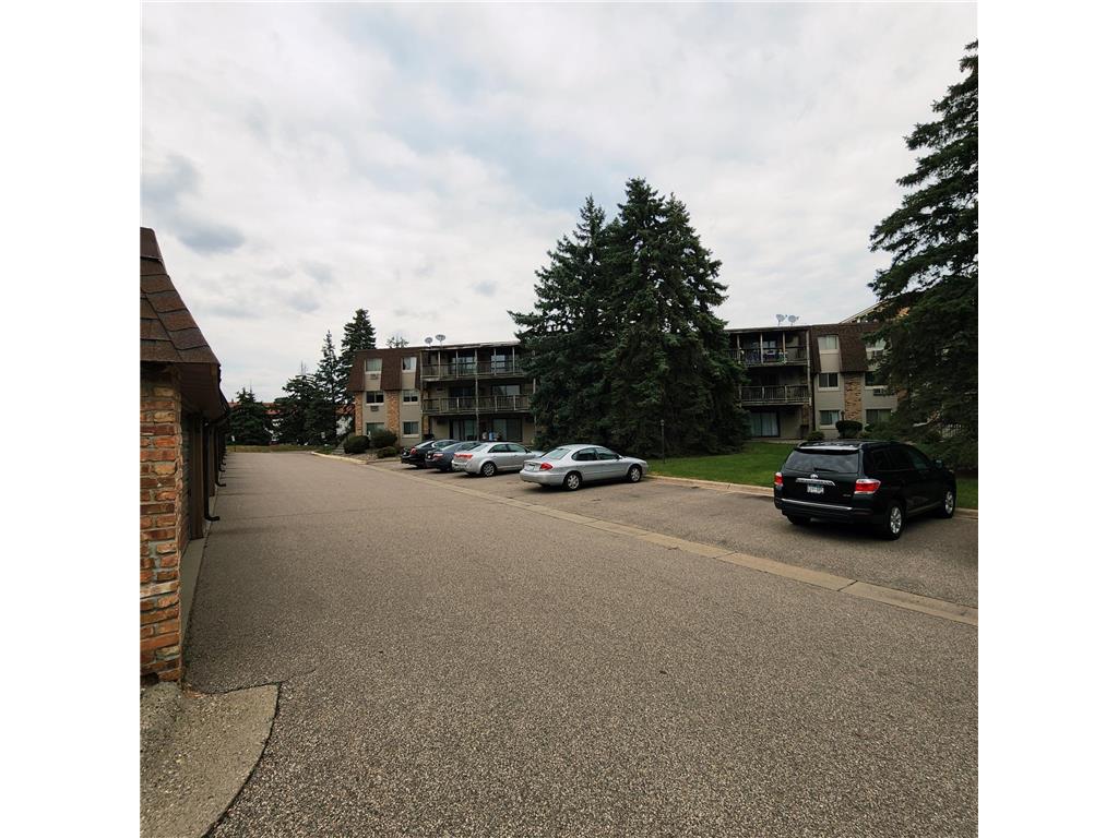 2005 122nd #A14 Burnsville MN 55337 7008910 image44