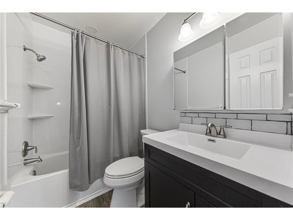 2005 E 122nd Street #A11 Burnsville MN 55337 7073637 image15