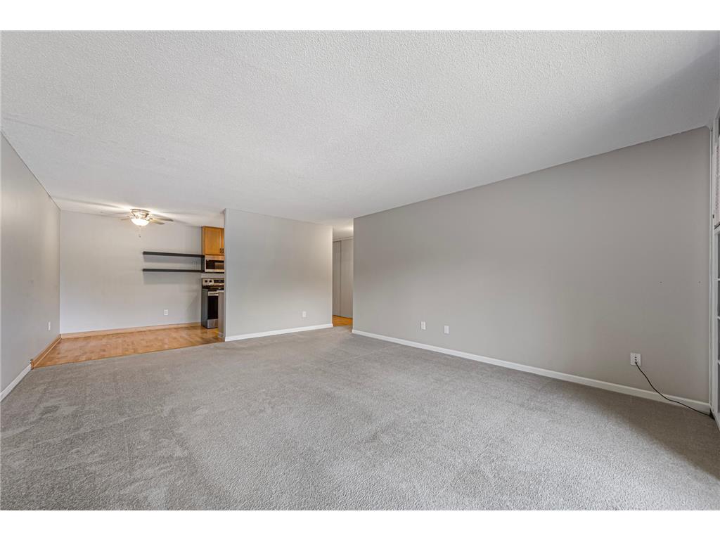2005 E 122nd Street #A11 Burnsville MN 55337 7073637 image7