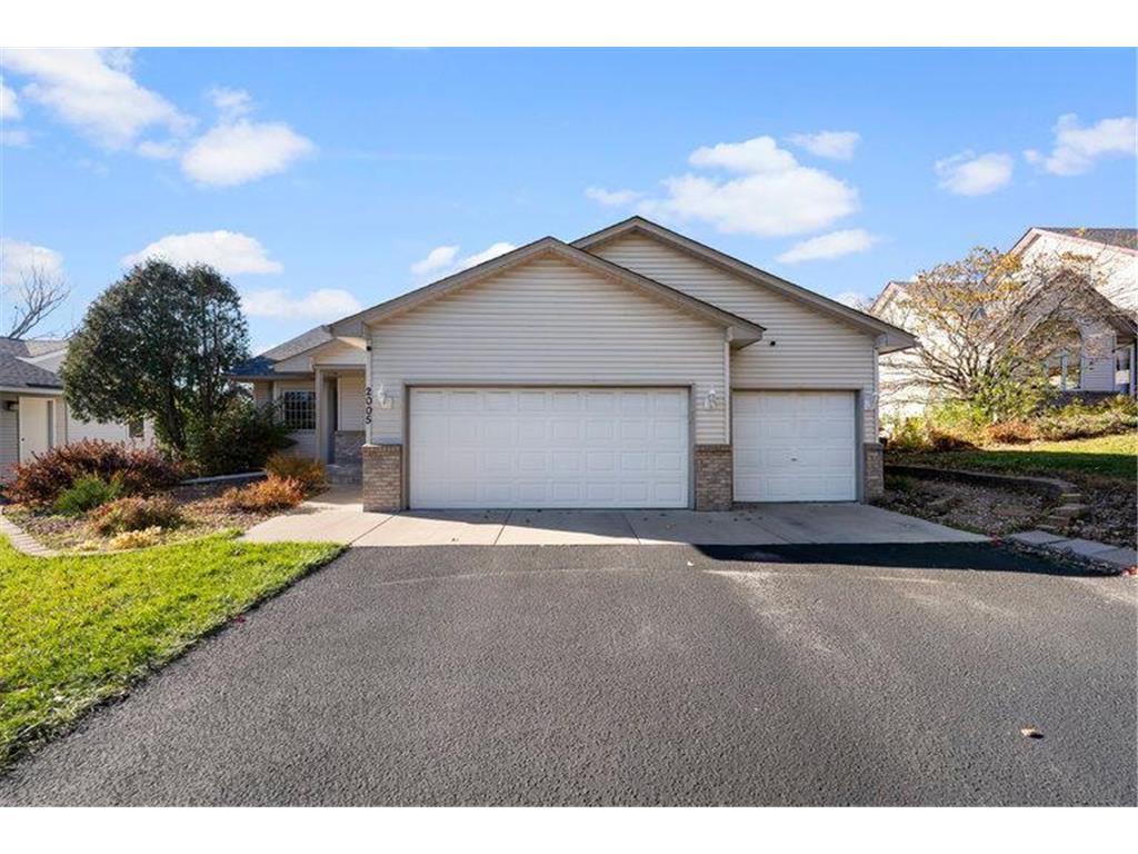 2005 Edgemont Street N Maplewood MN 55117 6812014 image1