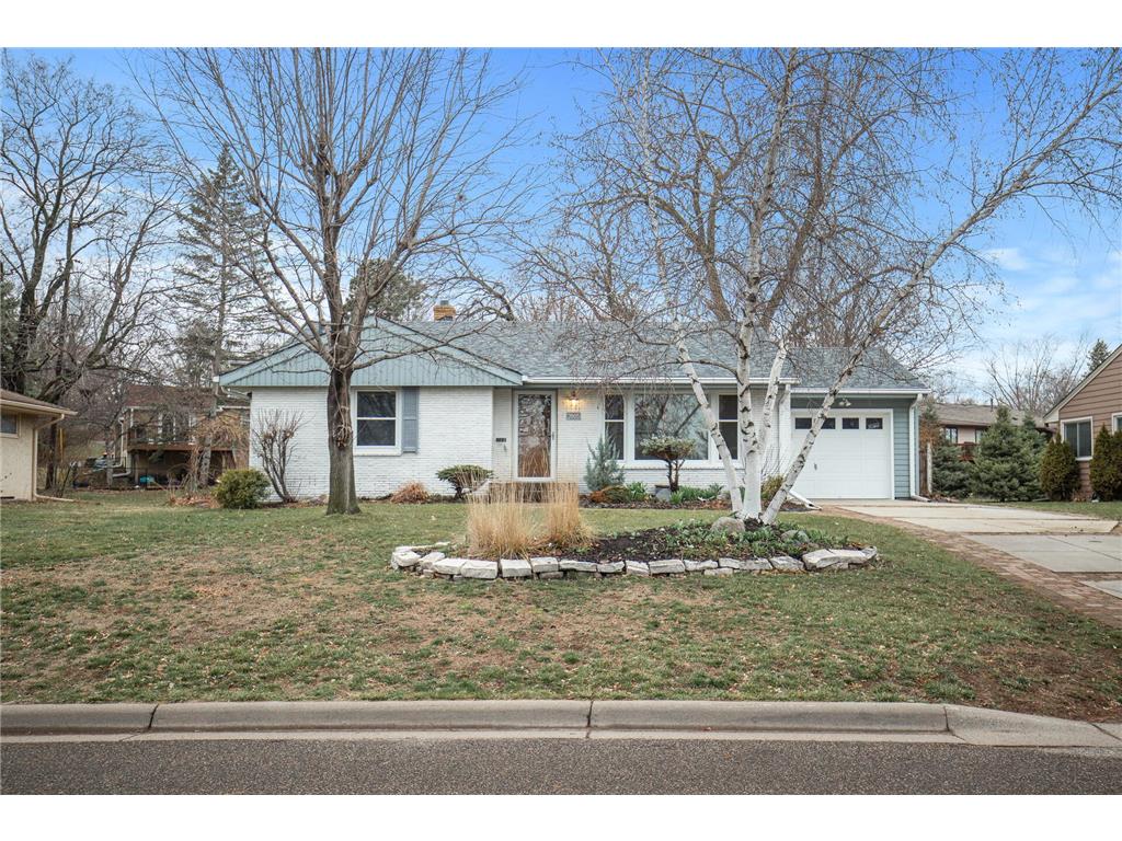 2005 Kenwood Drive E Maplewood MN 55117 6487746 image1