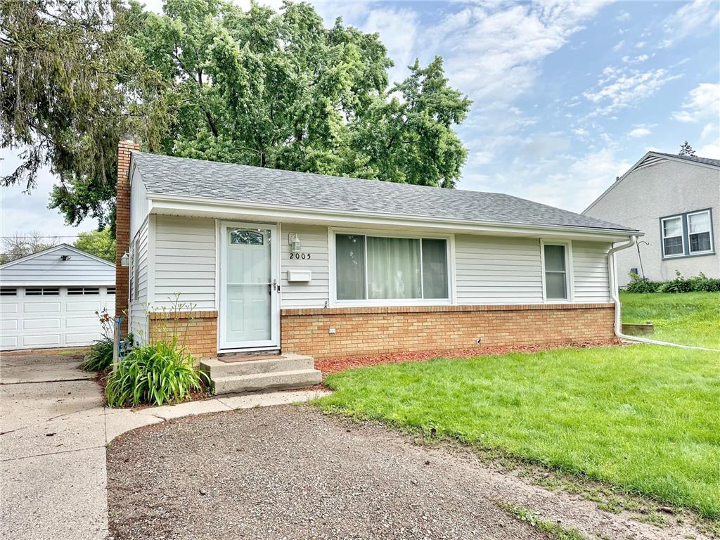 2005 Northwood Drive North Saint Paul MN 55109 6557350 image1